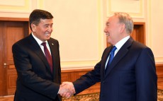 Қазақстан Президенті Қырғыз Республикасының Президенті Сооронбай Жээнбековпен кездесті