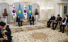 Первый Президент Казахстана Нурсултан Назарбаев встретился с Президентом Республики Корея Мун Чжэ Ином
