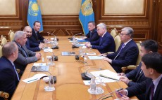 Глава государства принял президента, генерального директора Valmont Industries Cтива Каневски