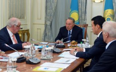 Нұрсұлтан Назарбаев «Өскемен титан-магний комбинаты» акционерлік қоғамының басшылығымен кездесті
