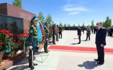 Президент Казахстана Касым-Жомарт Токаев и Председатель Европейского совета Дональд Туск посетили мемориально-музейный комплекс «АЛЖИР»