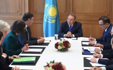 Қазақстан Президенті «Total» компаниясының бас атқарушы директоры Патрик Пуяннемен кездесті
