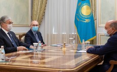 Касым-Жомарт Токаев принял заместителя председателя Высшего совета по реформам Сэра Суму Чакрабарти