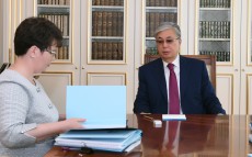 Глава государства принял председателя Счетного комитета по контролю за исполнением республиканского бюджета Наталью Годунову