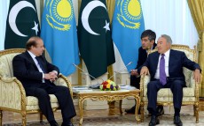 Елбасы Қазақстанға ресми сапармен келген Пәкістан Ислам Республикасының Премьер-министрі Наваз Шарифпен кездесті
