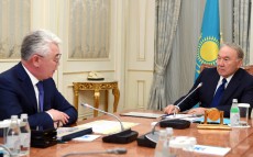 Мемлекет басшысы Қорғаныс және аэроғарыш өнеркәсібі министрі Бейбіт Атамқұловты қабылдады