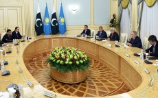 Пәкістан Премьер-министрі Наваз Шарифтің Қазақстанға ресми сапары аясында кеңейтілген құрамда өткен келіссөздер