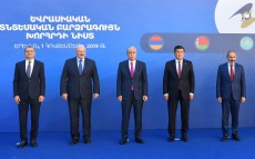 Президент Казахстана принял участие в заседании Высшего Евразийского экономического совета
