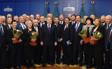 Елбасы 2015 жылғы әл-Фараби атындағы Ғылым мен техника саласындағы мемлекеттік сыйлық лауреаттарын марапаттау рәсіміне қатысты
