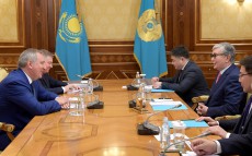 Президент Казахстана Касым-Жомарт Токаев принял генерального директора Государственной корпорации по космической деятельности «Роскосмос» Дмитрия Рогозина