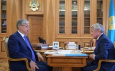 Президент Казахстана Касым-Жомарт Токаев принял министра труда и социальной защиты населения Бердибека Сапарбаева