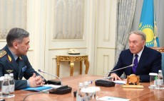 Первый Президент Республики Казахстан – Елбасы Нурсултан Назарбаев принял министра обороны Нурлана Ермекбаева