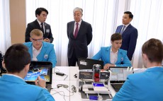 Президент Казахстана Касым-Жомарт Токаев встретился с преподавателями и студентами Уральского колледжа информационных технологий