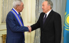 Встреча с государственным и общественным деятелем, видным ученым Мырзатаем Жолдасбековым