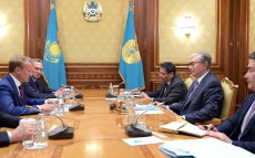 Президент Казахстана Касым-Жомарт Токаев принял председателя правления Сбербанка России Германа Грефа