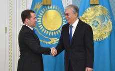 Президент Казахстана провел встречу с Заместителем Председателя Совета Безопасности Российской Федерации Дмитрием Медведевым