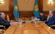 Касым-Жомарт Токаев принял бывшего председателя Восточного комитета германской экономики, независимого директора АО «НУХ «Байтерек» Клауса Мангольда