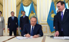 Церемония публичного подписания Закона «О внесении изменений и дополнений в Конституцию Республики Казахстан»
