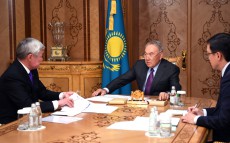 Елбасы Нурсултан Назарбаев принял министра труда и социальной защиты населения Бердибека Сапарбаева