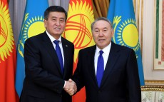 Қазақстан Президенті Қырғыз Республикасының Президенті Сооронбай Жээнбековпен кездесті