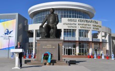 Президент Казахстана Касым-Жомарт Токаев принял участие в церемонии открытия памятника Абишу Кекилбайулы