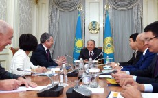 Встреча с главным исполнительным директором концерна «Royal Dutch Shell» Беном ван Берденом
