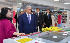 Касым-Жомарт Токаев посетил ателье «Акай»