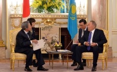 The meeting with the Goi Peace Foundation President and Chairperson, spouses Hiroo and Masami Saionji