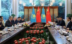 Президент Казахстана Касым-Жомарт Токаев встретился с премьером Государственного совета КНР Ли Кэцяном