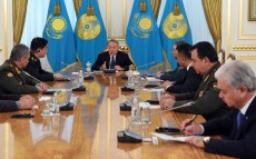 Қазақстан Президенті Шанхай ынтымақтастық ұйымына мүше мемлекеттердің қорғаныс министрлерімен кездесті