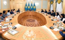 Елбасы «Үздік мемлекеттік қызметші» республикалық конкурсының жеңімпаздарымен кездесті