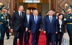 Елбасы Қазақ хандығының 550 жылдығына арналған театрландырылған мерекелік қойылымды тамашалады