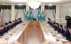Глава государства провел совещание с акимами